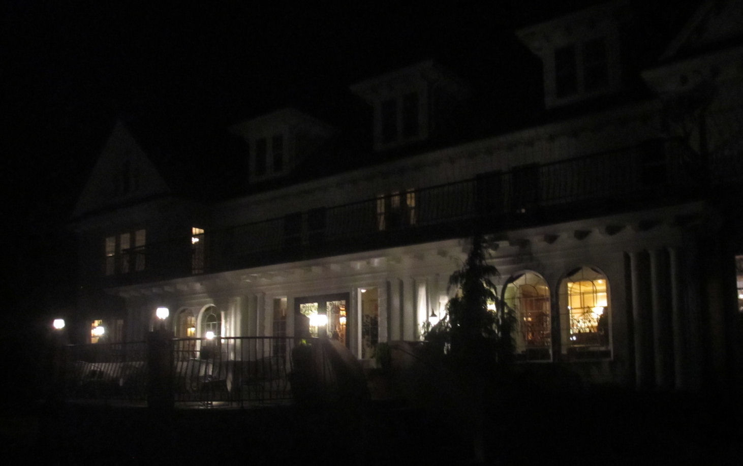 SW WA Stage & Theater Arts Review REVIEW Murder at the Mansion