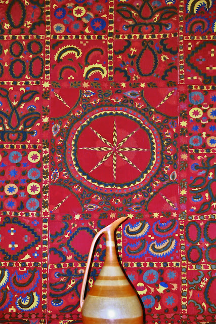 Ouzbékistan, Tachkent, Musée des Arts décoratifs, broderie, soie, © L. Gigout, 2001