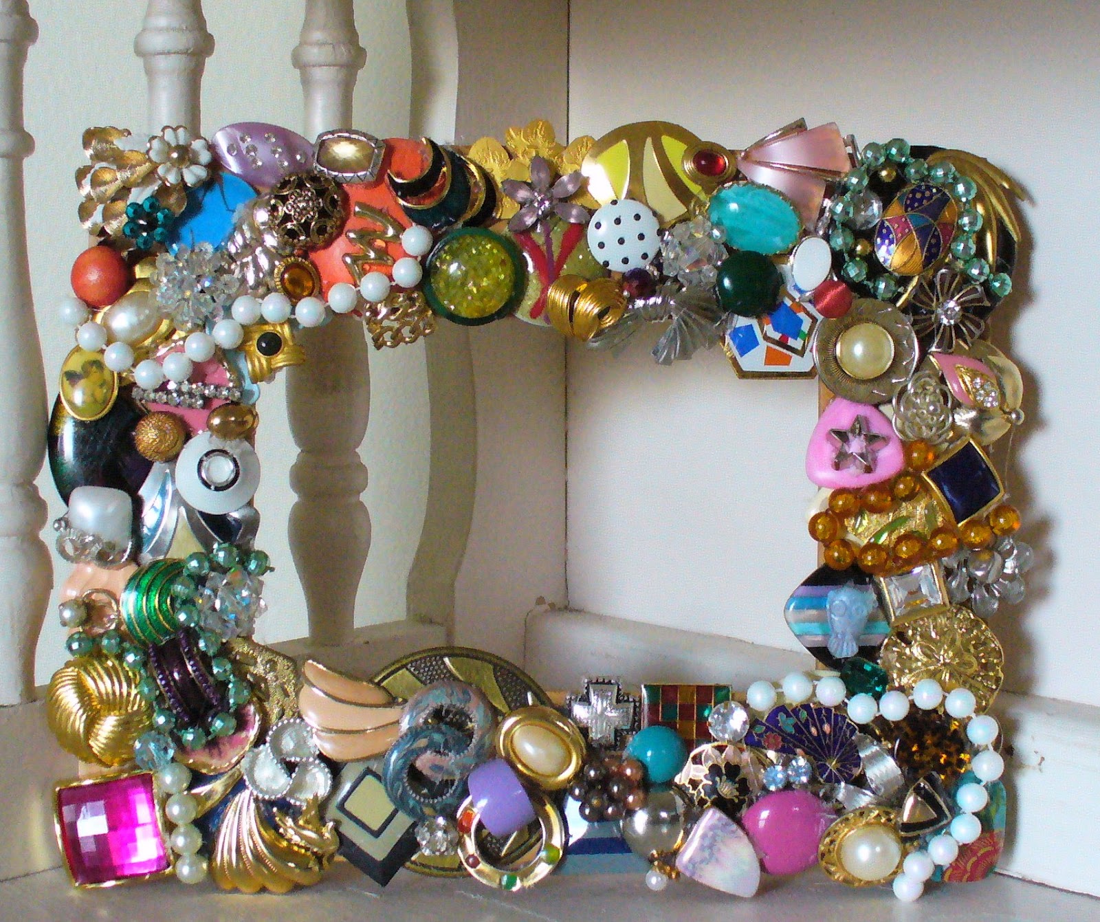 Love2WorkAtHomeWife How to Make An Upcycled Jeweled Picture Frame
