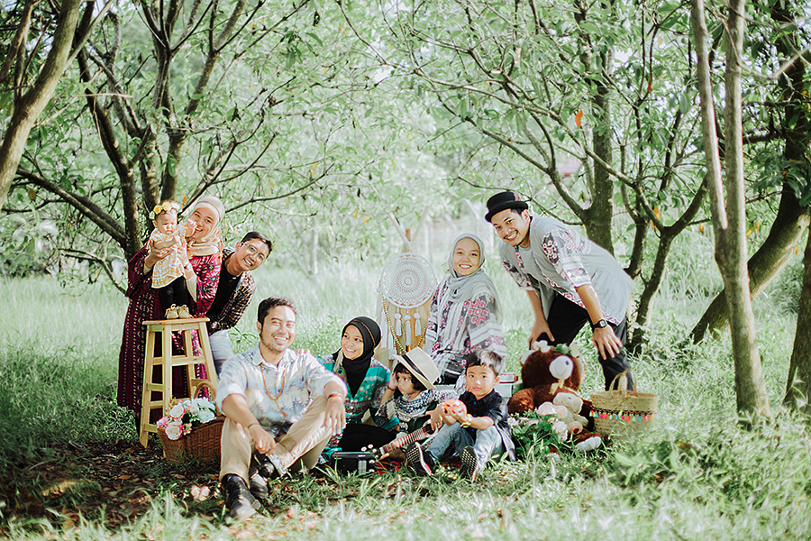 Foto Wisuda Keluarga Outdoor