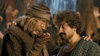 Amitabh Bachchan and Aamir Khan in a scene of Thugs of Hindustaan