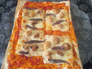 flatbread pizza mushrooms anchovies