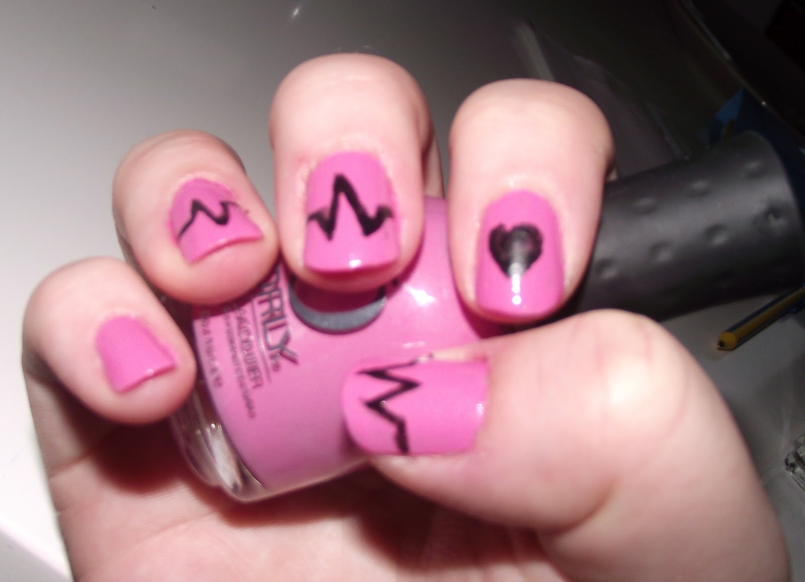 nail design with heart beat