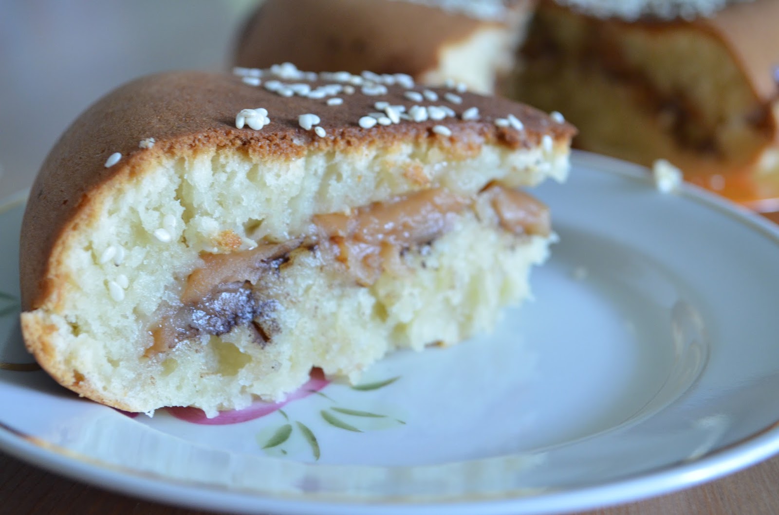 яблочный пирог в мультиварке. яблочная шарлотка в мультиварке. рецепт шарлотки с яблоками в мультиварке поларис. рецепт шарлотки с яблоками в мультиварке поларис. шарлотка из яблок в мультиварке поларис.