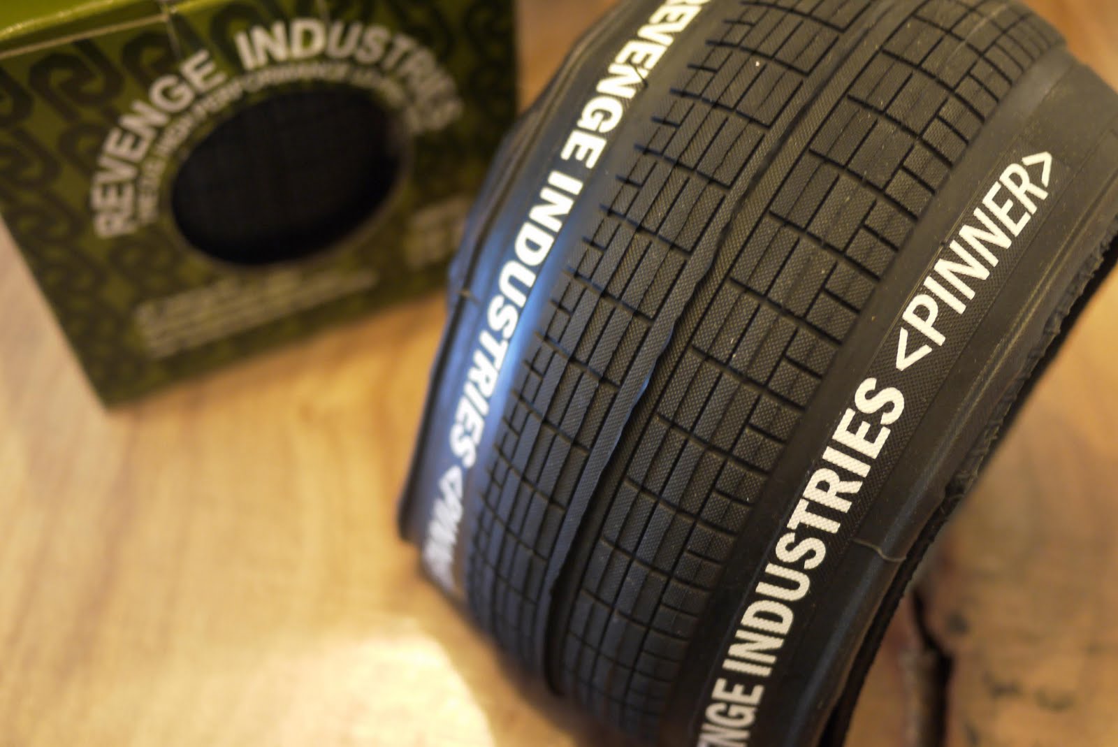 Del Mar BMX REVENGE INDUSTRIES「PINNER TIRE 1,95」