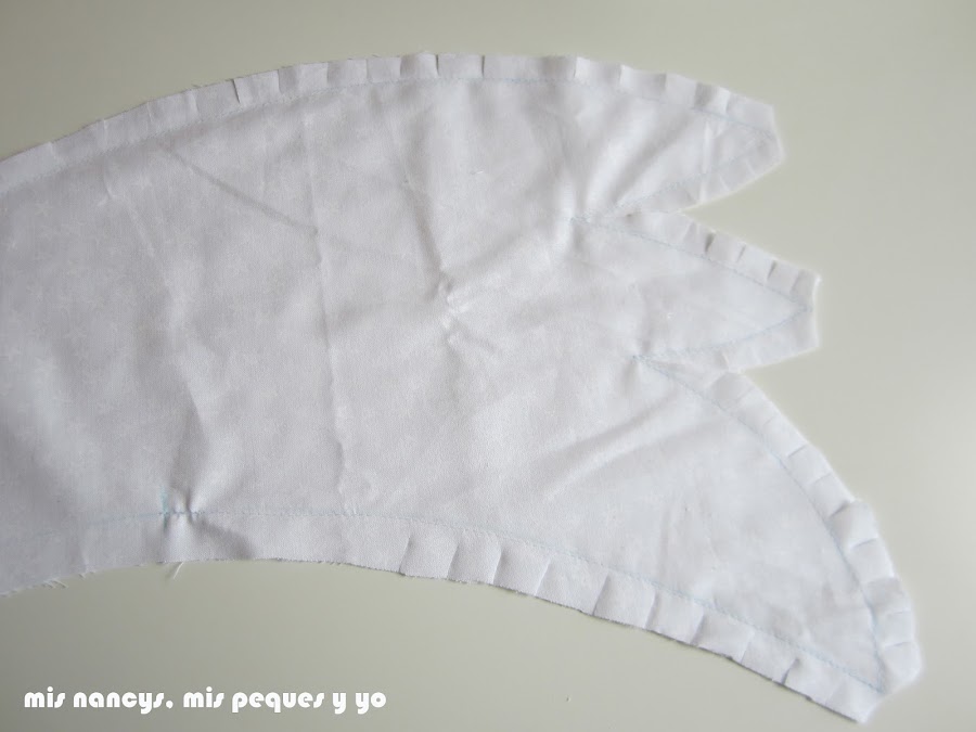 mis nancys, mis peques y yo, tutorial DIY cojín con forma de estrella de Navidad, piquetes en zonas curvas