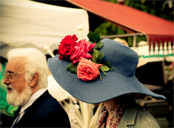 Hats and flowers downtown Milan | Orticola Italian market, Palazzo Dugnani.
