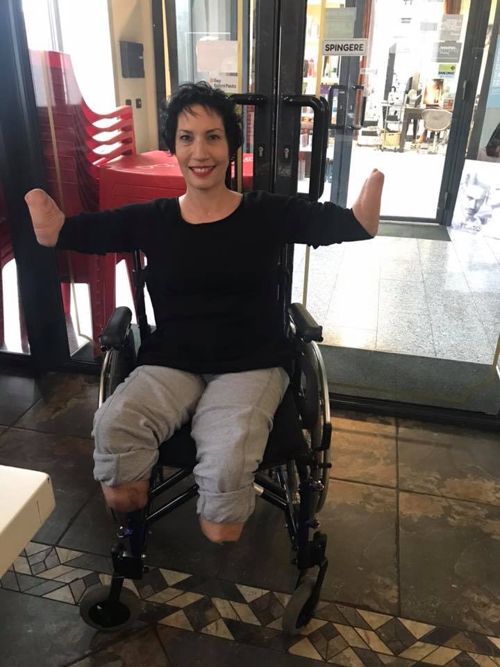 Chi scrive non muore mai: La storia di Anna Leonori, senza arti per il cancro