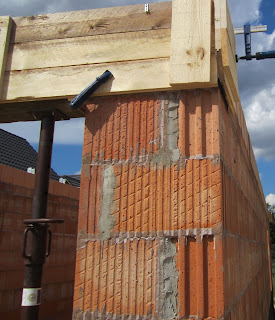 Unser Hausbau: Garage in Eigenleistung: Vorbereitungen für den Torsturz