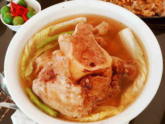 Mer-Ben Tapsilogan: Hearty Bulalo And Other Affordable Eats In Tagaytay