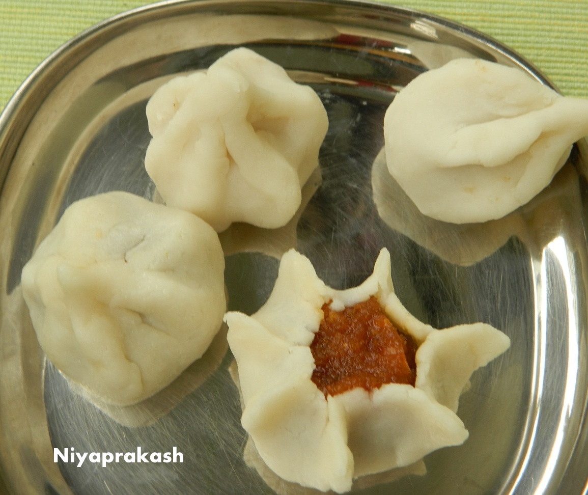 Niya's World Modak .. Ukadiche modak (made with Nirapara Appam flour