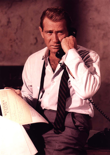 darren mcgavin from kolchak the night stalker to a x files christmas episode