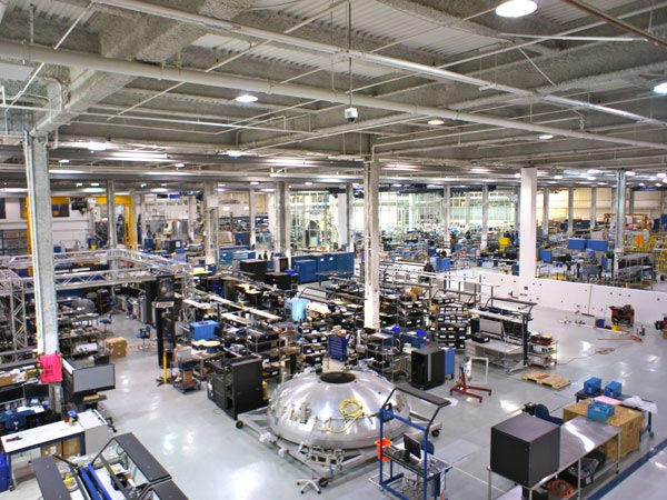 Elon musk names billionaire space tourist who will fly around the moon in space x rocket the Matt cave: A visit to SpaceX