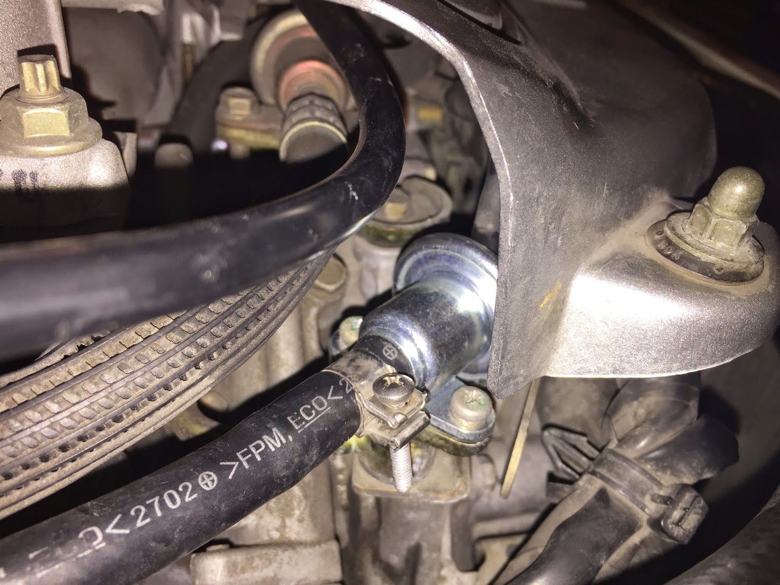 PerfektAdrenalin: DIY: Fuel Pressure Regulator on Infiniti QX4 and