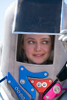 Please Stand By Dakota Fanning Image 4 (5)