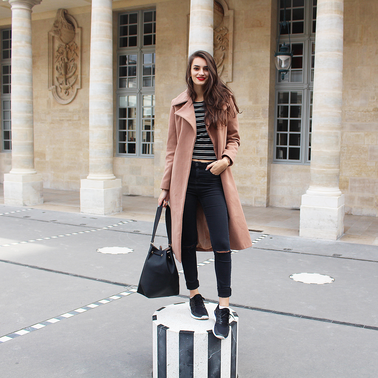 peexo fashion blogger in palais royal paris