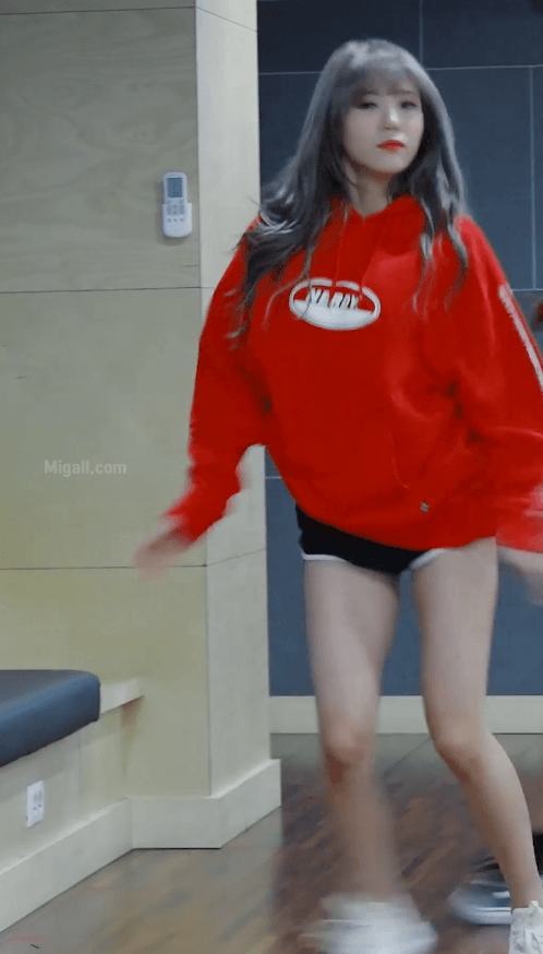 우주소녀 루다 사복 돌핀팬츠