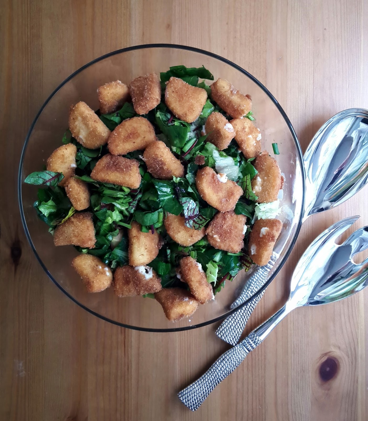 KIZARMIŞ KEÇİ PEYNİRLİ MASKOLİN SALATA Çinili Mutfak