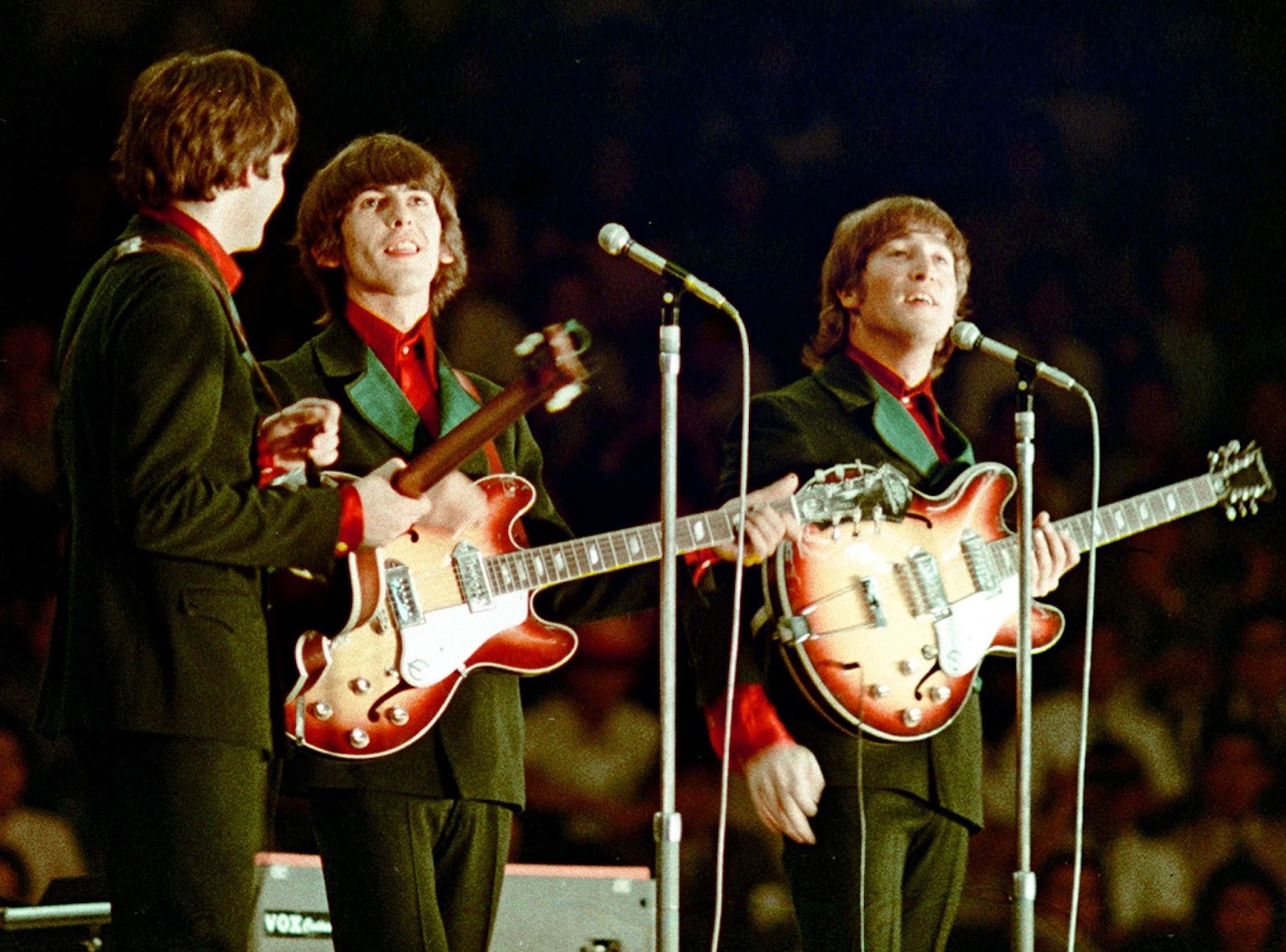 Группа битлз музыка. The Beatles 1966. Группа the Beatles 60х. Битлз 1966 концерт. Beatles 1990.