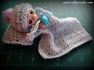 http://www.niftynnifer.com/2018/01/free-crochet-pattern-cheeky-little_15.html