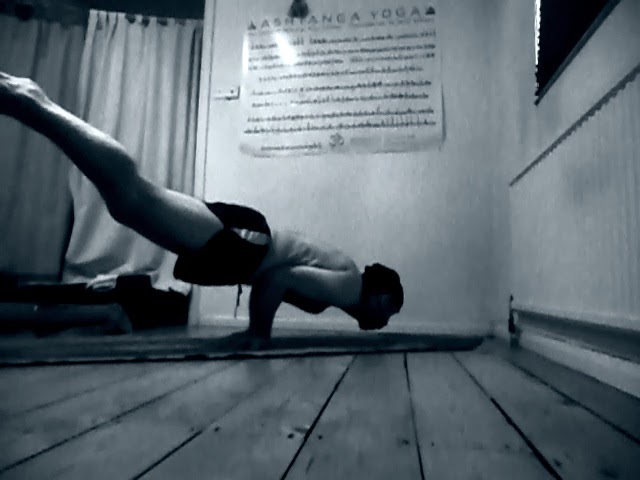 (After) Ashtanga Vinyasa Krama Yoga...at home : Tucking the tailbone in ...