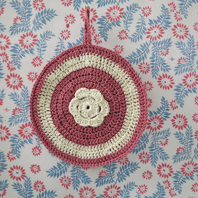 crochet, potholder, Haafner, granny chic, handmade, pastel wallpaper with flowers
