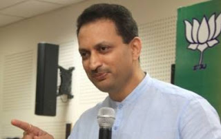 opposition-disrupts-parliament-proceedings-on-hegdes-remarks-on-constitution