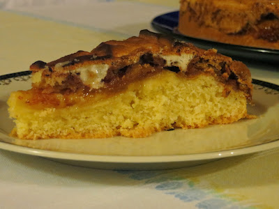 torta meringata al baylis, con marmellata, amaretti e cioccolato