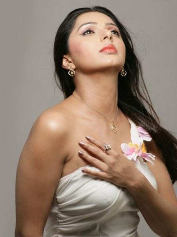 Telugu Heroine Telugu Heroine Reshmi Sex Photos Sex - Telugu Actress Bhumika Chawla Hot Photoshoot Stills