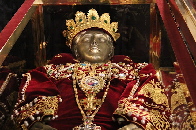 Η στέψη του ιερού σκηνώματος της Αγίας Ελένης https://leipsanothiki.blogspot.be/