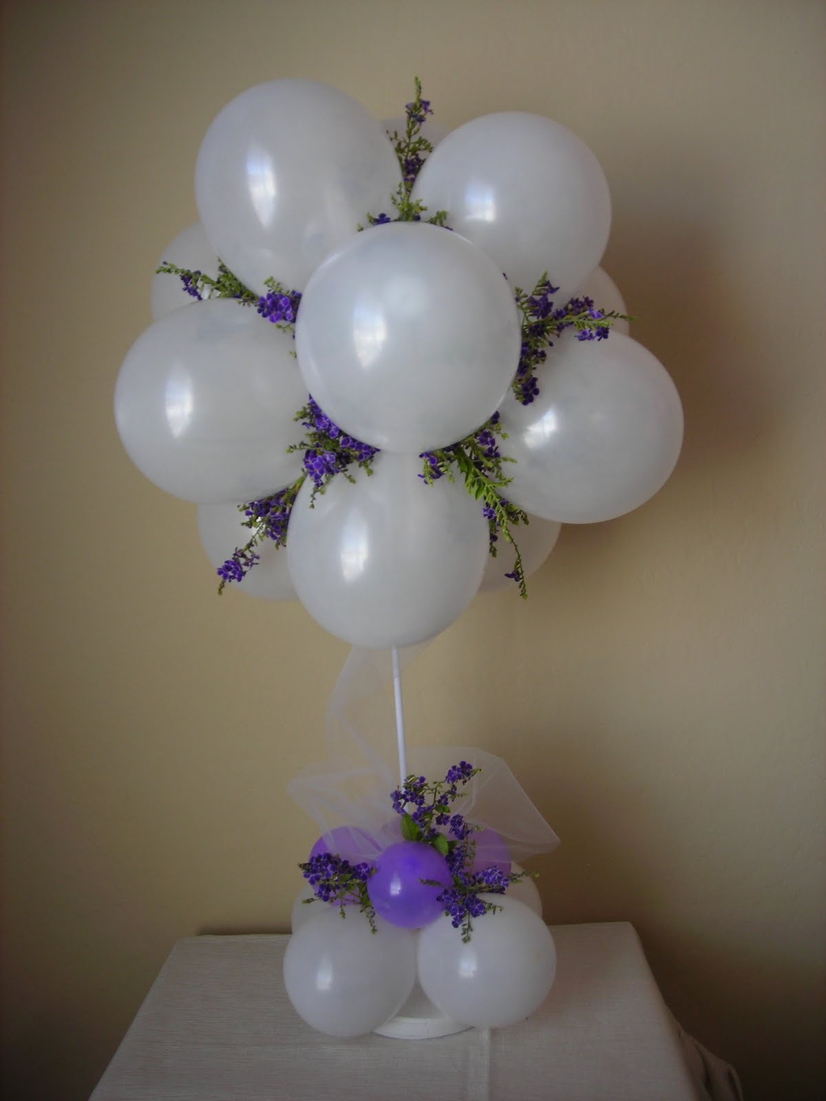Craf8tive Balloon Centerpieces