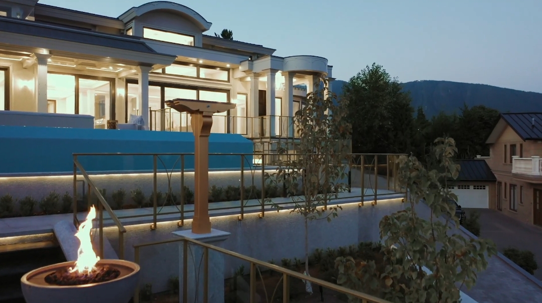 29 Interior Design Photos vs. 1103 Gilston Rd, West Vancouver Luxury Home Tour