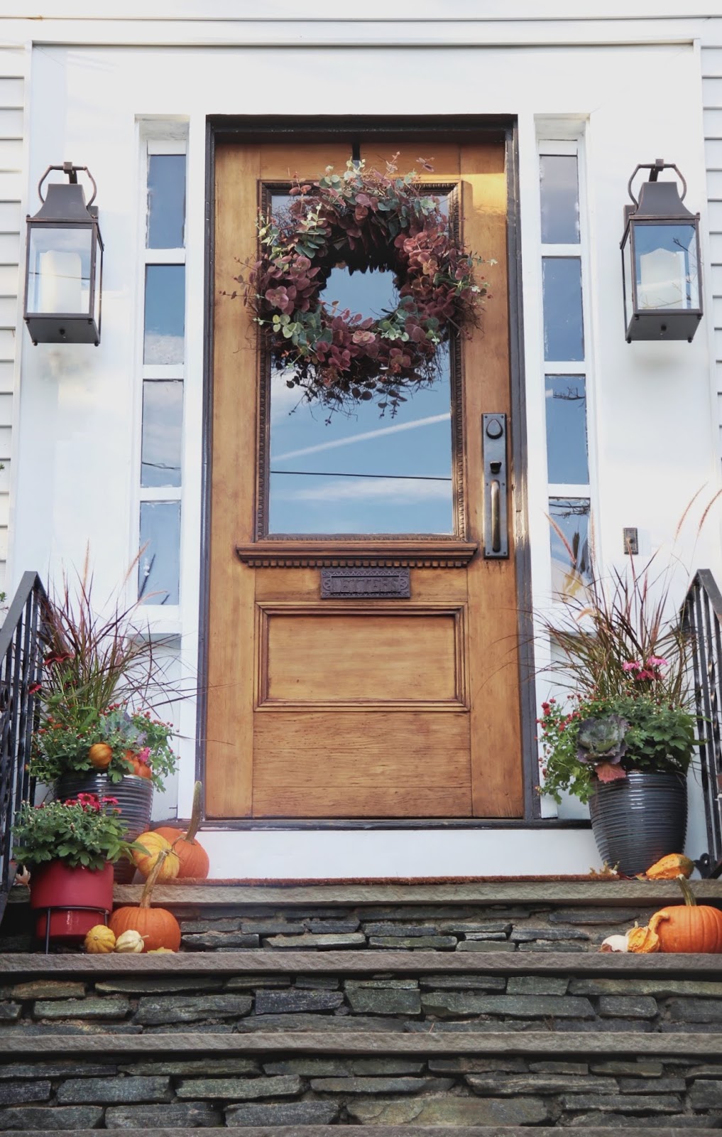 Five Steps to a Fab Fall Front Porch - Made by Carli