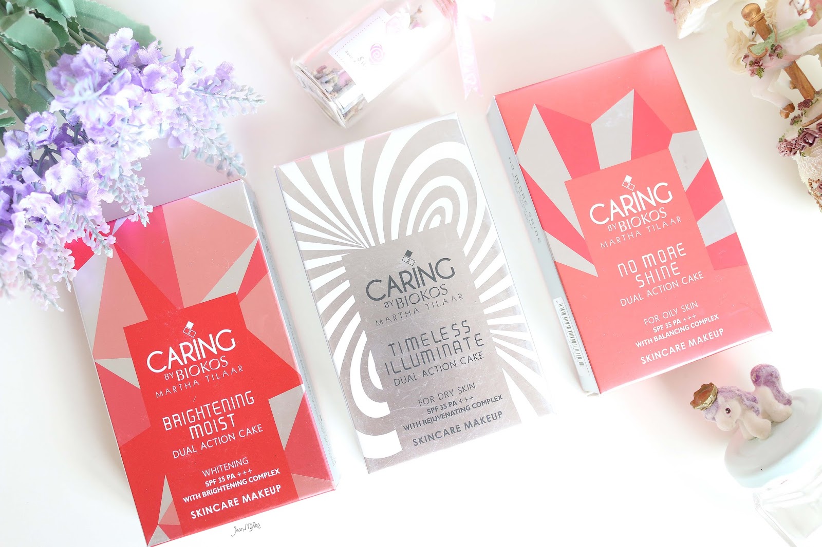 caring, caring by biokos, review, two way cake, caring two way cake, dual action cake, drugstore, makeup, makeup indonesia, makeup murah, beautywithoutworry, brightening moist, no more shine, timeless illuminate