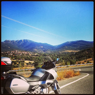 ruta en moto por Manzanares el Real Rascafria