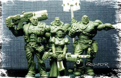 miniaturas hechas por ªRU-MOR. Representan a una familia de criminales en escala warhammer 40000, donde aparece la madre y los tres hijos