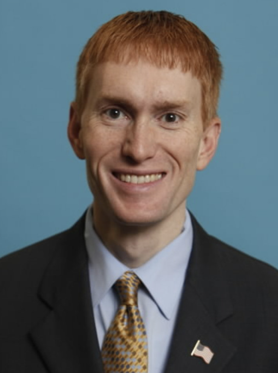 Round Seventeen Ladies and gentleman, I give you United States Senator