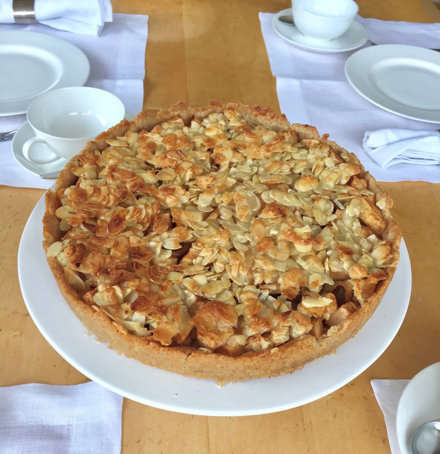 CUISINER BIEN : Apfelkuchen mit Mandelkrokant-Kruste