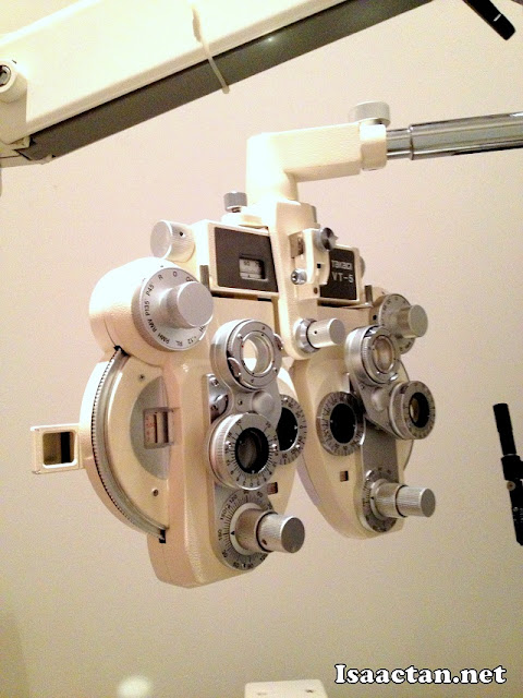 One of the contraptions used to gauge my eye's "power"