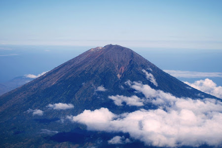 Pendakian Gunung Agung 3.142 mdpl via Pura Besakih