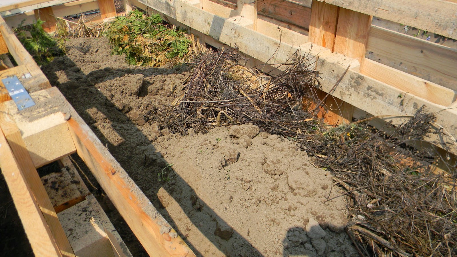 We finished the new pallet garden