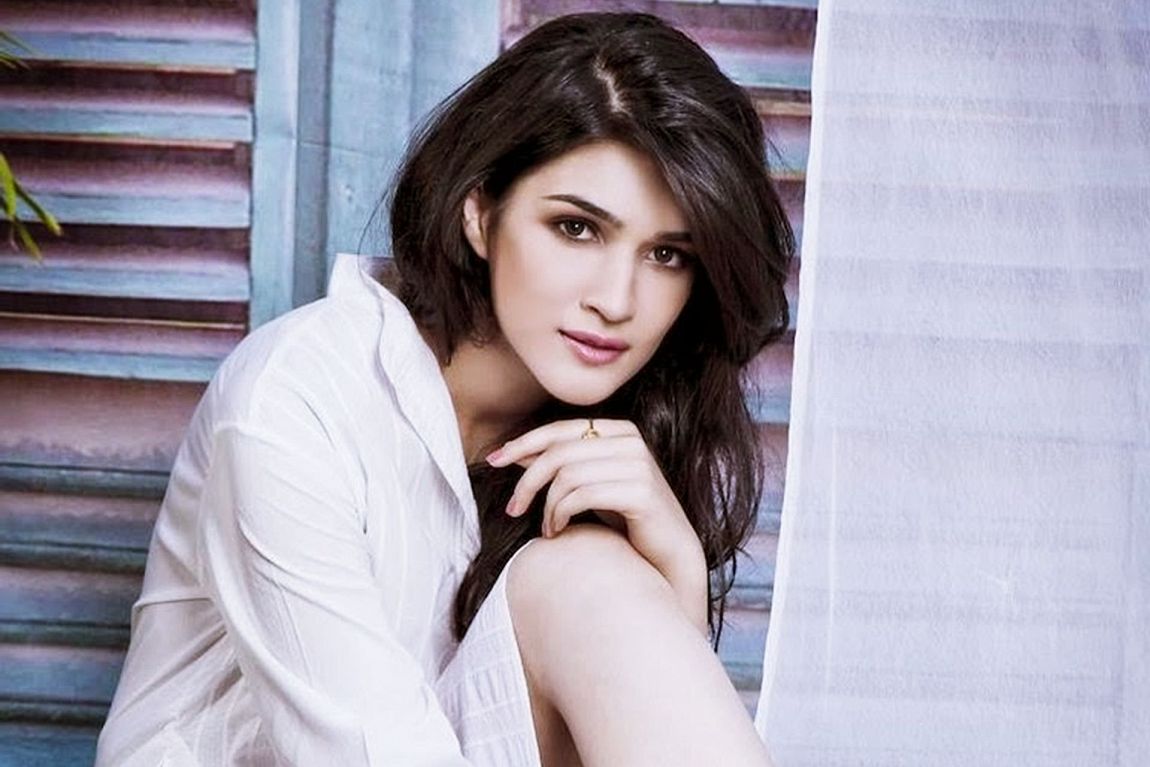 Kriti Sanon Hot HD Latest Stills ~ South Indian Actresses Pics