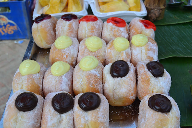 Cemilan donat ala Luang Prabang Laos Cemilan donat ala Luang Prabang Laos