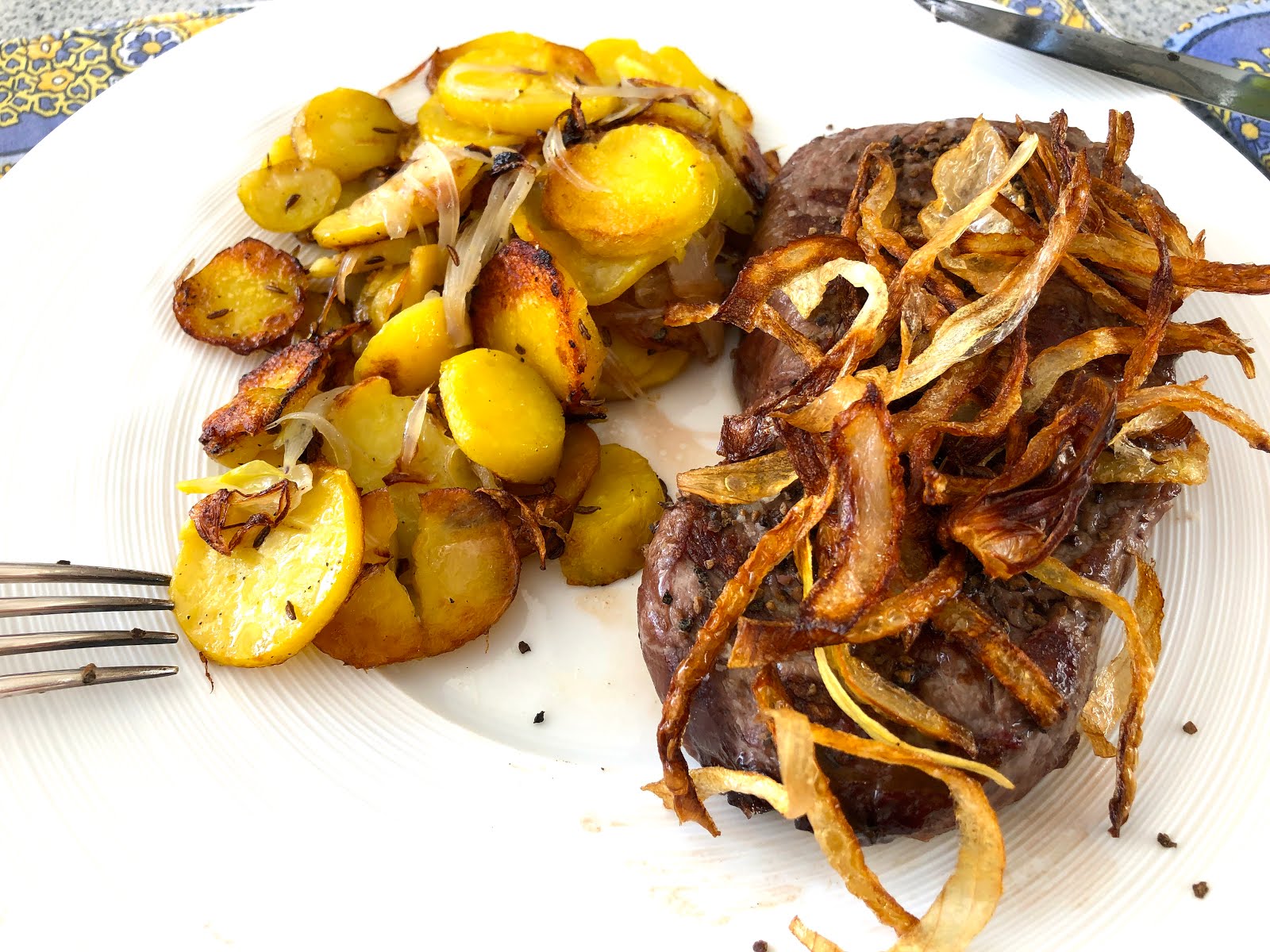 Bonjour Alsace: #ichkochemirdenTagschoen - Rumpsteak mit Zwiebeln und ...