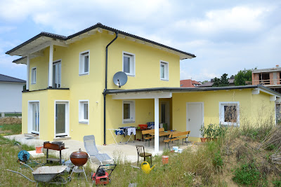 Armin & Sarah bauen ein Haus: Unser gelbes Haus, schon fast fertig ;)