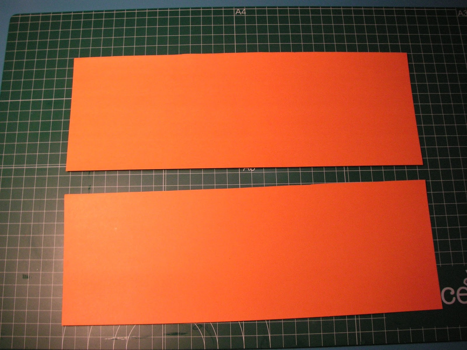 Con cabeza y manos Bolsas de cartulina y colgantes de fimo