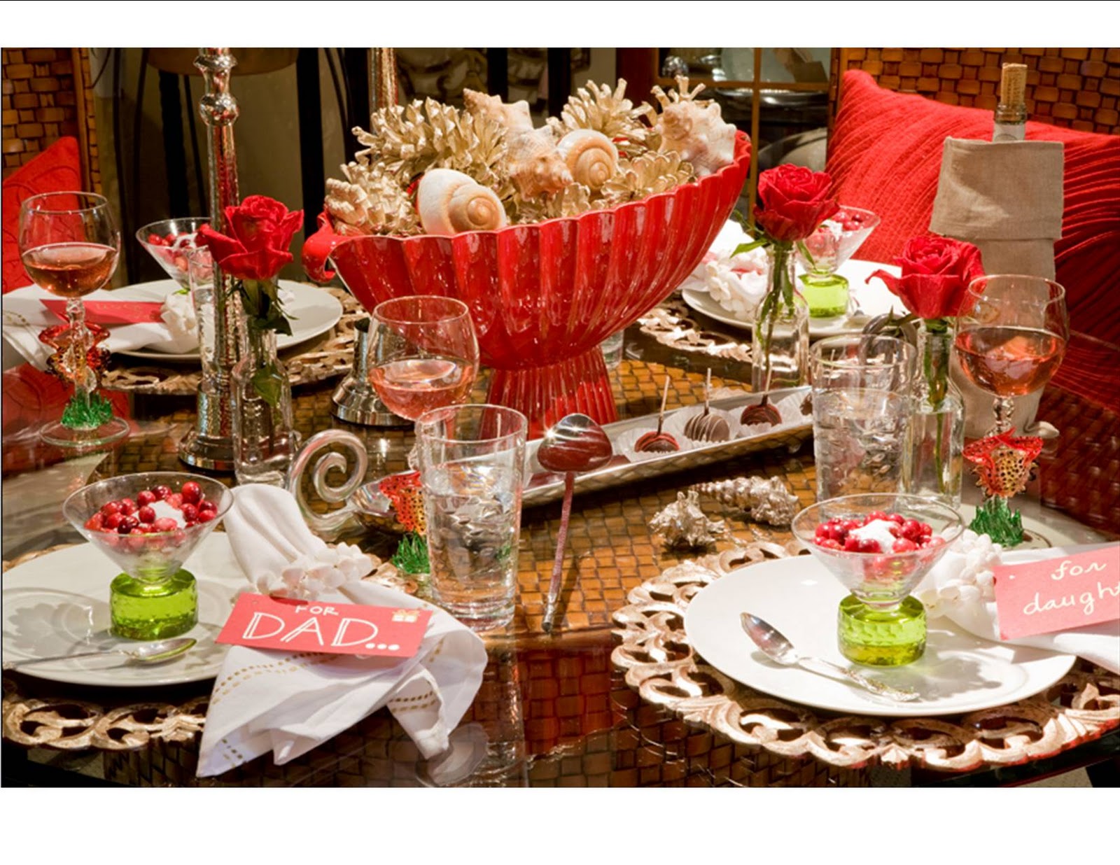 Details of Design Chesapeake Cozy Christmas Dinner