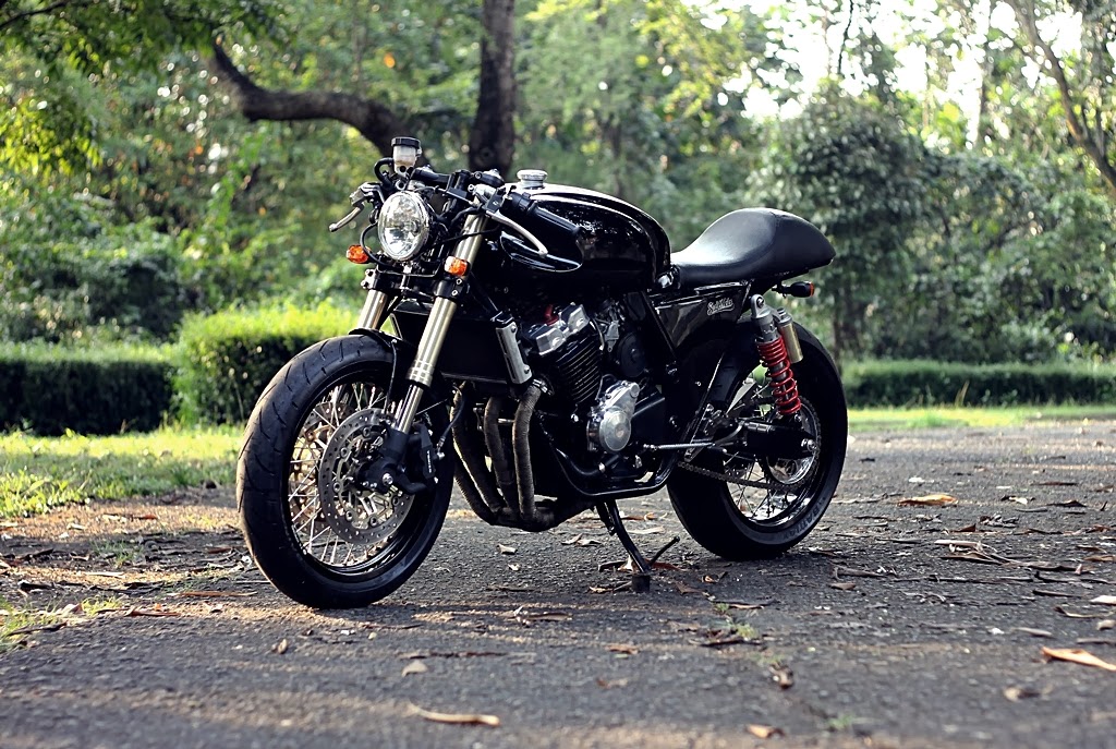 HONDA CB400 '97 SUPERFOUR - RocketGarage - Cafe Racer Magazine