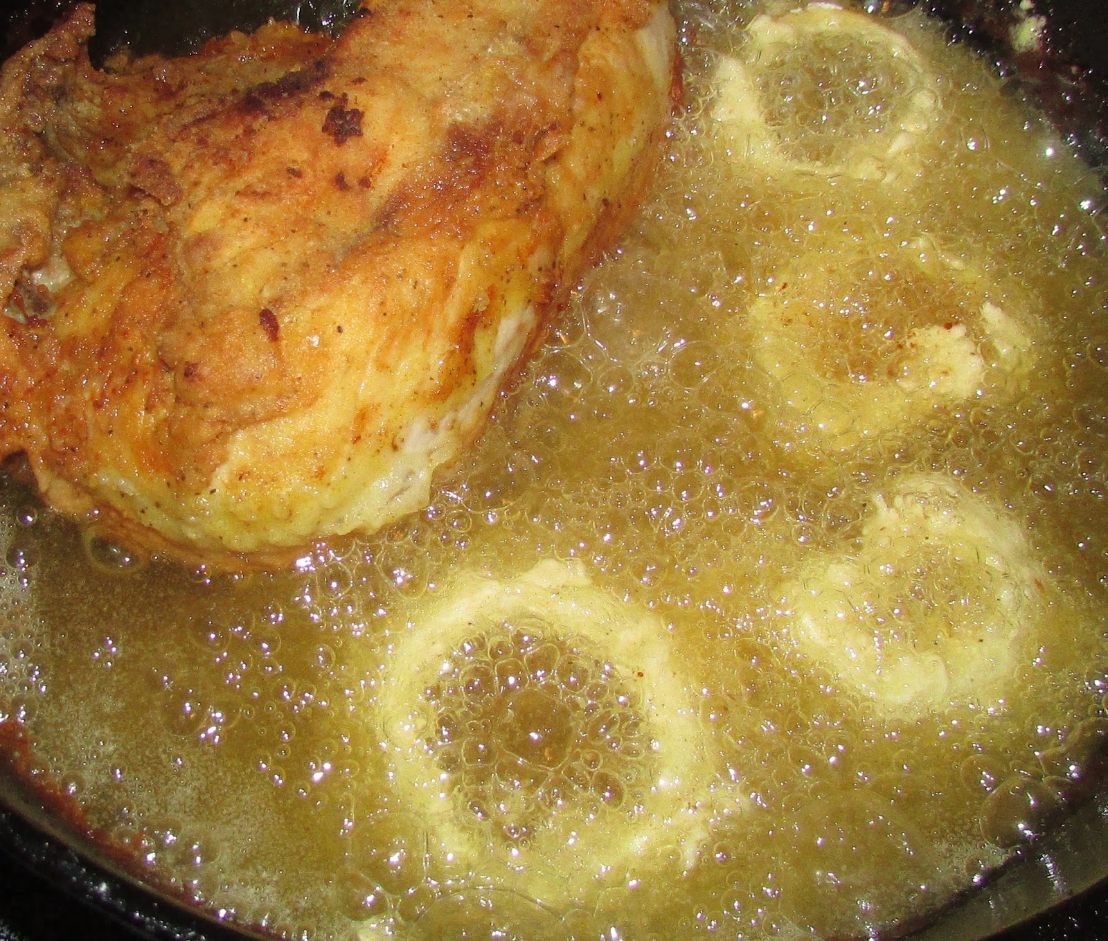 Southernstep Reviews Fried Chicken, Onion Rings and Potato Wedges with