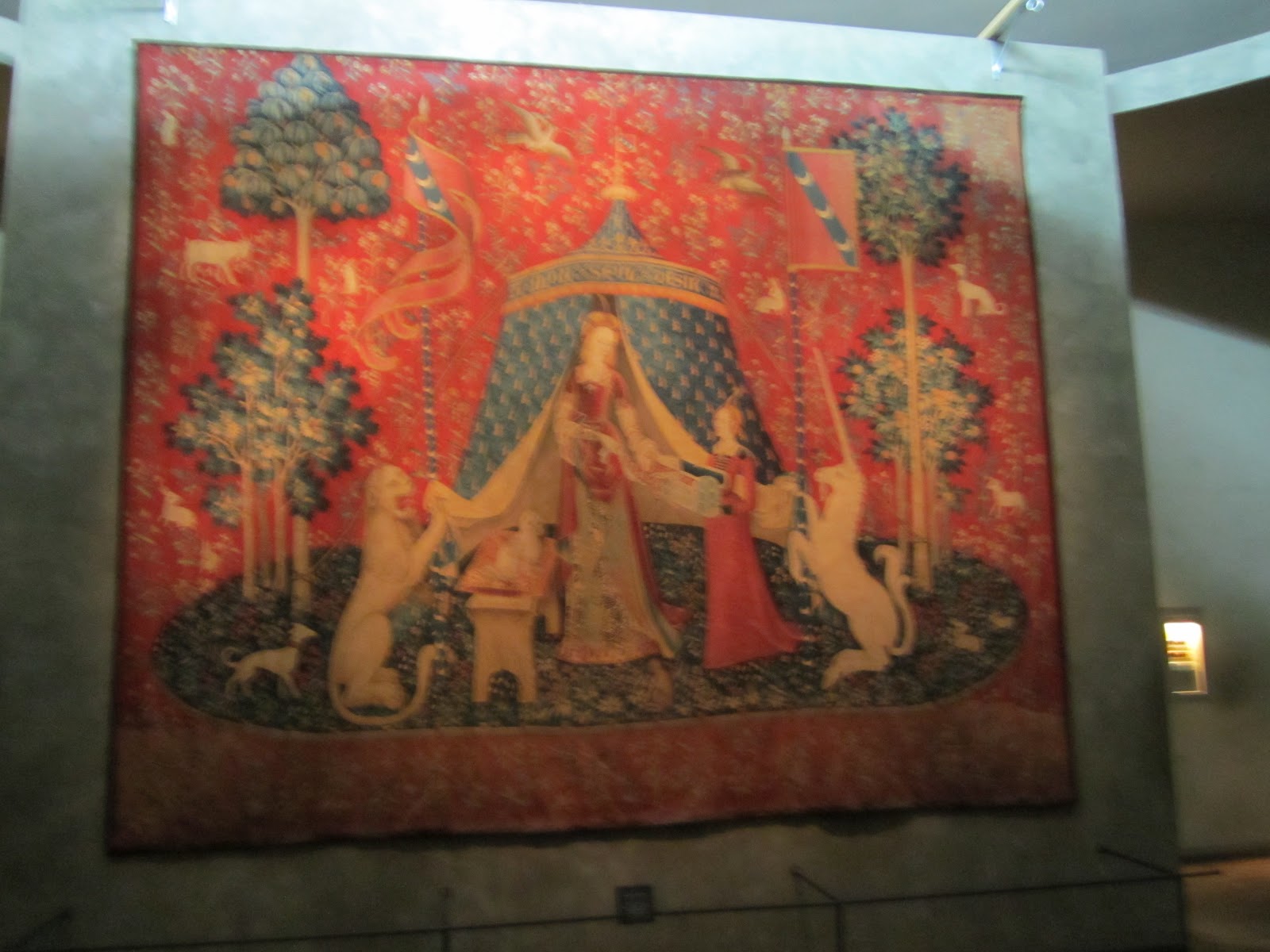 Beware of the Rug: Paris -- Musée de Cluny